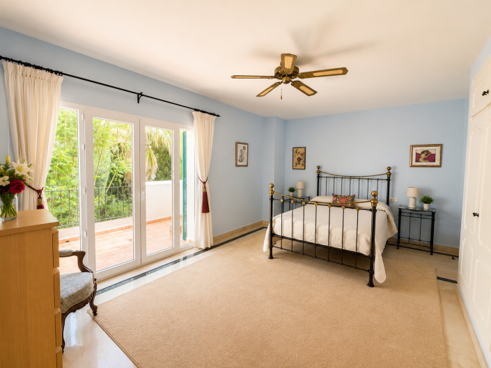 Image No.24-4 Bed Villa / Detached for sale