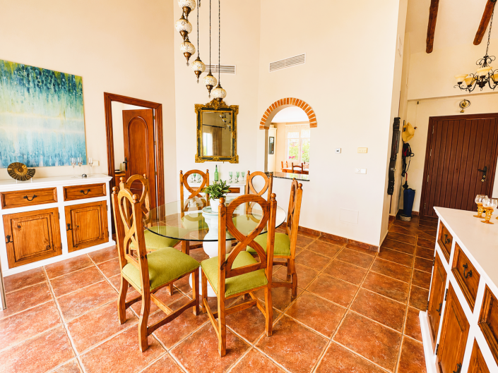Image No.9-4 Bed Villa / Detached for sale