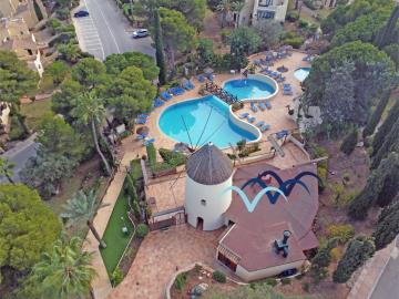 LM-pool-drone-mmm