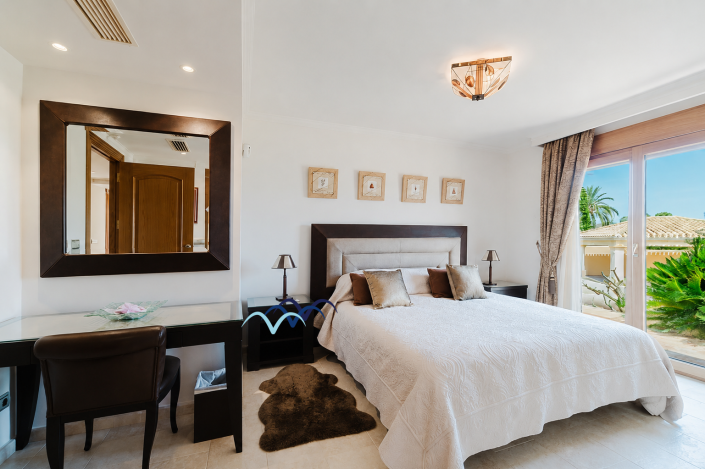 Image No.24-4 Bed Villa / Detached for sale