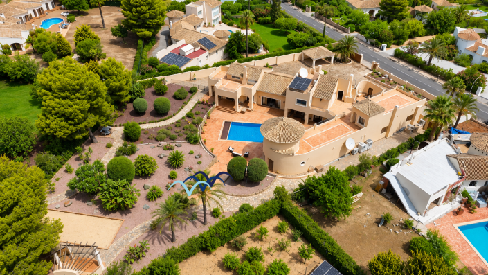 Image No.39-4 Bed Villa / Detached for sale