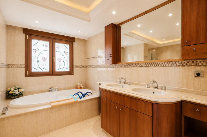 Image No.26-4 Bed Villa / Detached for sale