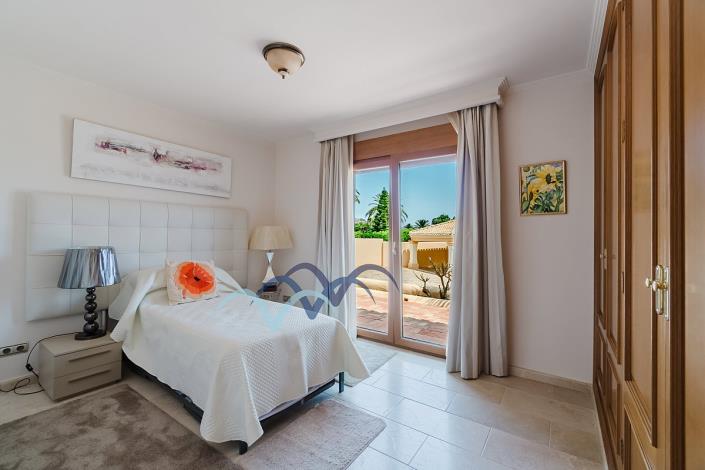 Image No.43-4 Bed Villa / Detached for sale