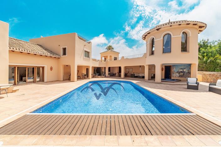 Image No.44-4 Bed Villa / Detached for sale