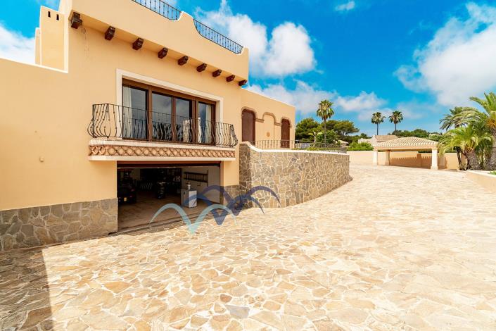 Image No.53-4 Bed Villa / Detached for sale