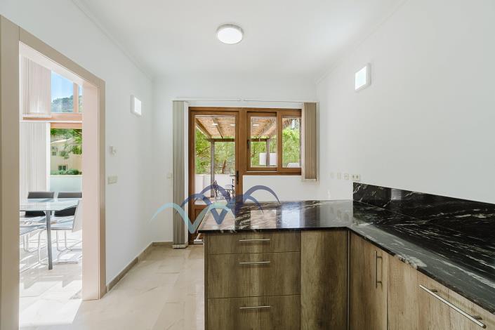Image No.6-4 Bed Semi-Detached for sale