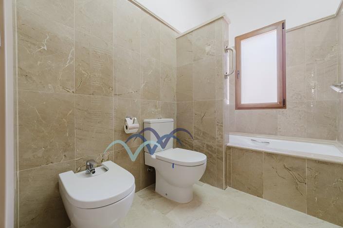 Image No.21-4 Bed Semi-Detached for sale
