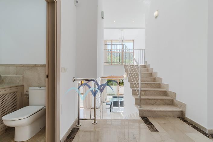 Image No.25-4 Bed Semi-Detached for sale