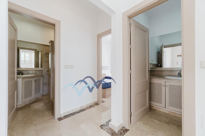 Image No.27-4 Bed Semi-Detached for sale