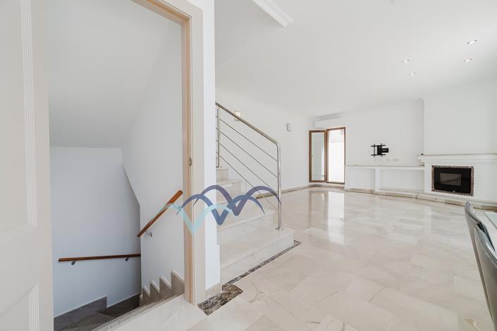 Image No.36-4 Bed Semi-Detached for sale