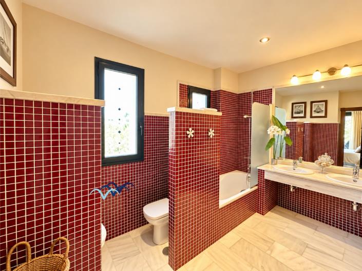 Image No.5-4 Bed Villa for sale