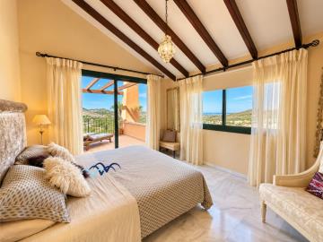 MMv9-Bed-2--Top-floor