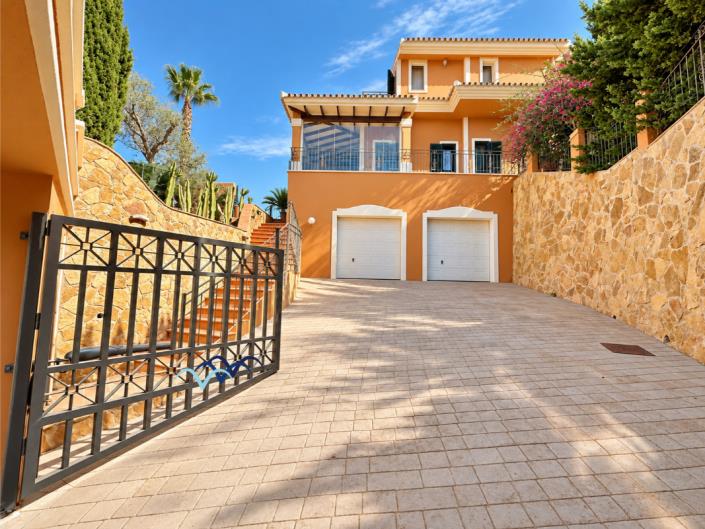 Image No.25-4 Bed Villa for sale