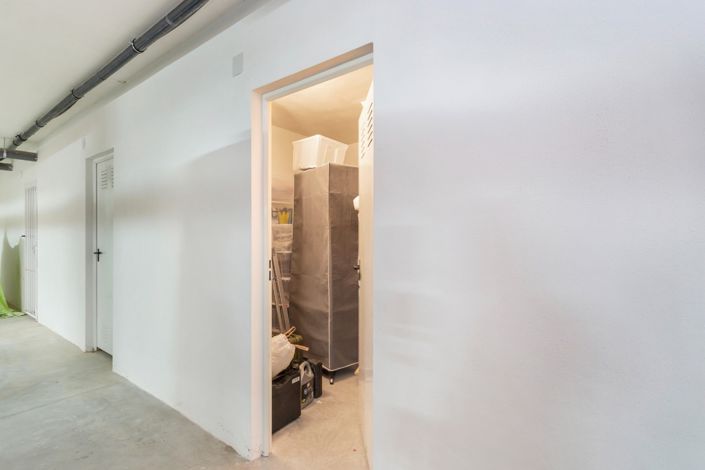 Image No.29-3 Bed Property for sale