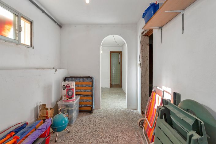 Image No.33-2 Bed Property for sale