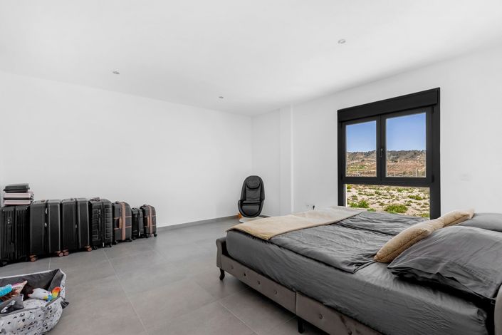 Image No.17-3 Bed Villa for sale