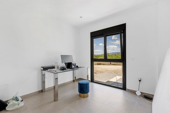 Image No.20-3 Bed Villa for sale