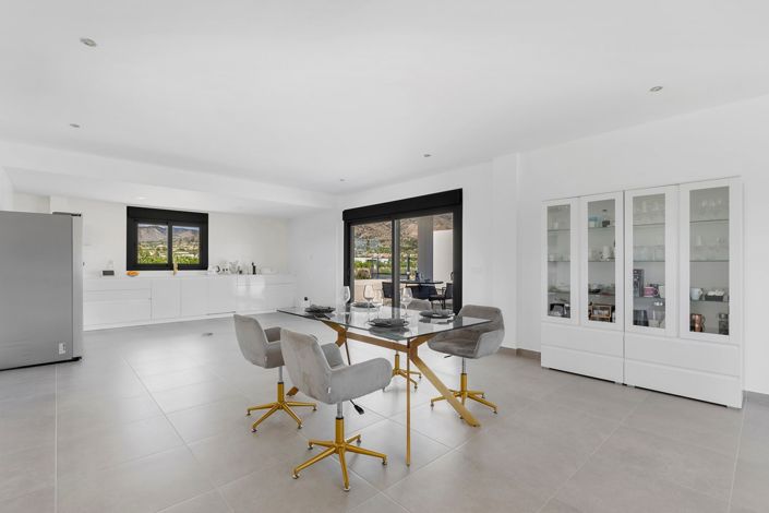 Image No.10-3 Bed Villa for sale