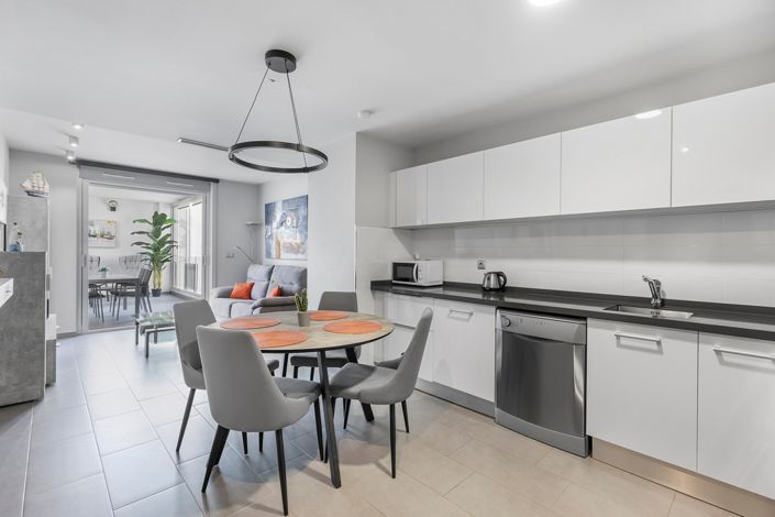 Image No.12-2 Bed Property for sale