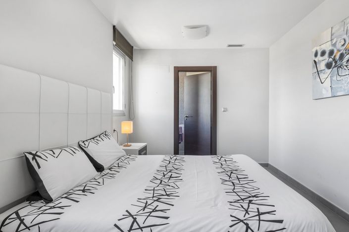 Image No.14-2 Bed Property for sale