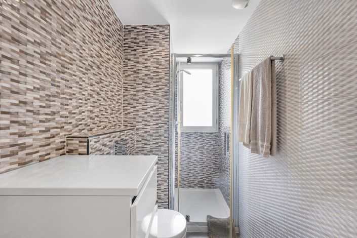 Image No.23-2 Bed Property for sale