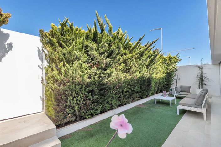 Image No.15-2 Bed Property for sale