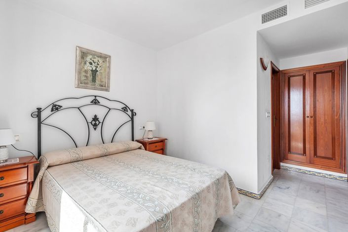 Image No.14-2 Bed Property for sale