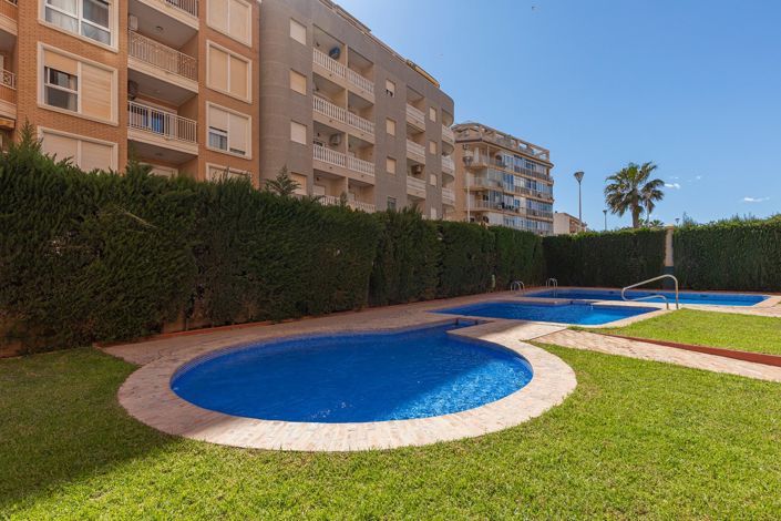 Image No.27-2 Bed Property for sale
