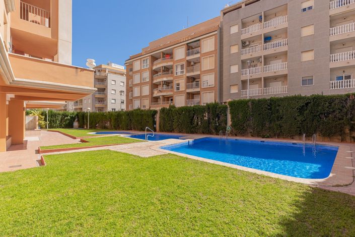 Image No.28-2 Bed Property for sale