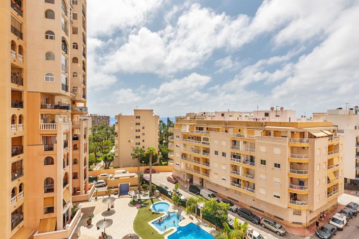 Image No.6-2 Bed Property for sale