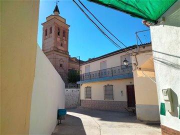 1 - Granada, House