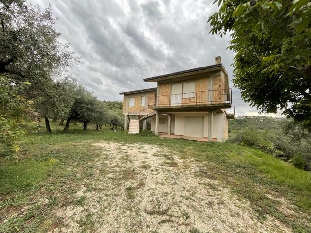 Image No.7-4 Bed Country House for sale