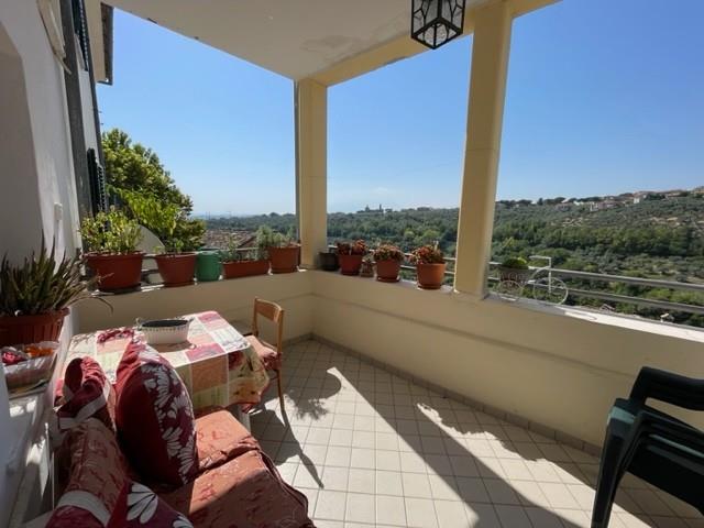 Image No.19-3 Bed Townhouse for sale