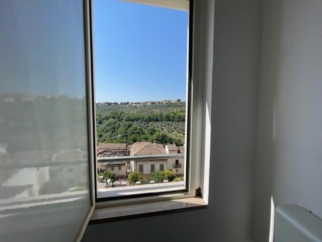 Image No.25-3 Bed Townhouse for sale