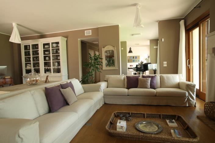 Image No.6-3 Bed Villa / Detached for sale