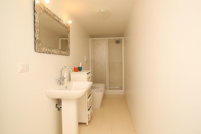 Image No.27-3 Bed Villa / Detached for sale