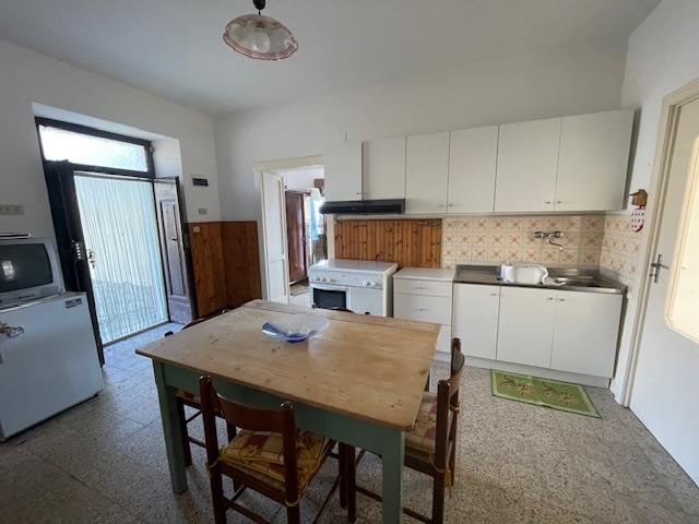 Image No.14-Maison de campagne de 2 chambres à vendre à Bisenti