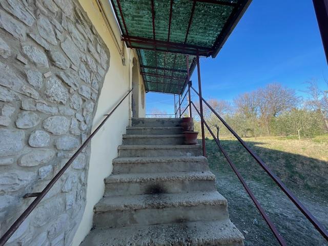 Image No.25-Maison de campagne de 2 chambres à vendre à Bisenti