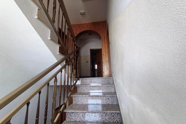 Image No.31-5 Bed Farmhouse for sale