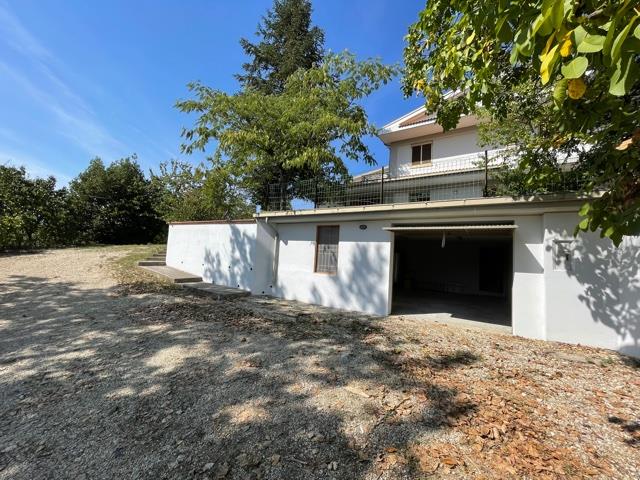 Image No.8-3 Bed Country House for sale