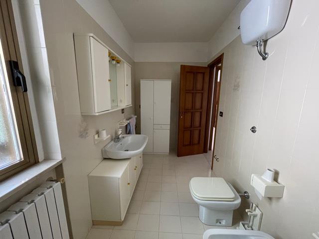 Image No.29-3 Bed Country House for sale