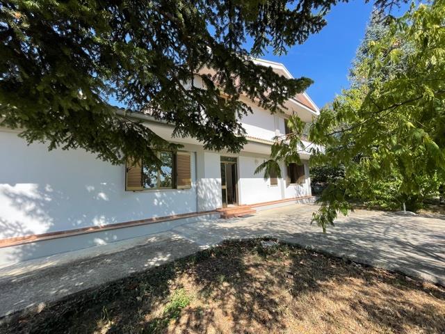 Image No.31-3 Bed Country House for sale