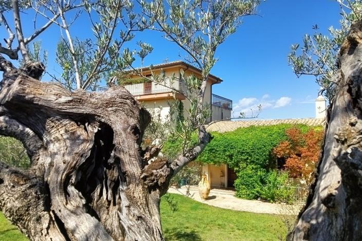 Image No.3-6 Bed Villa / Detached for sale