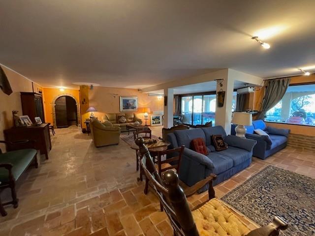 Image No.25-6 Bed Villa / Detached for sale