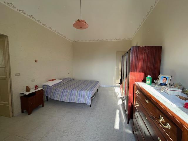 Image No.16-3 Bed Semi-Detached for sale