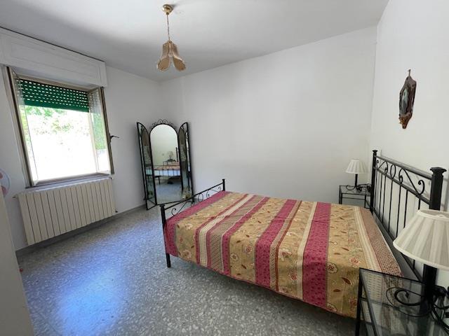 Image No.4-4 Bed Semi-Detached for sale