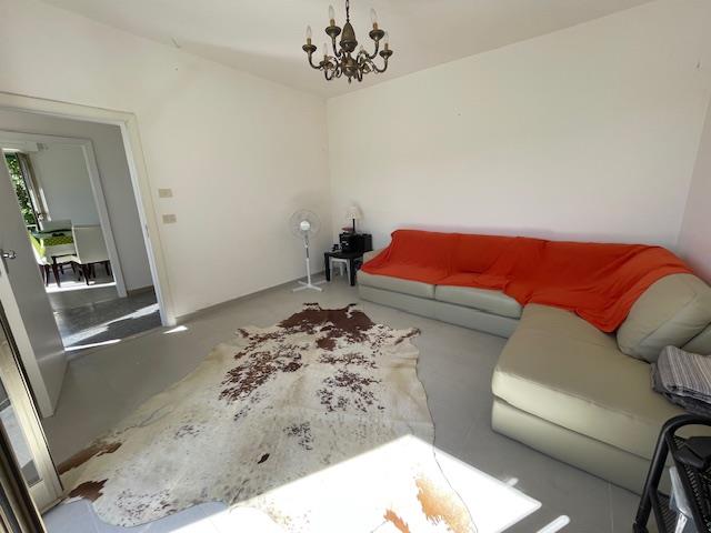 Image No.14-4 Bed Semi-Detached for sale