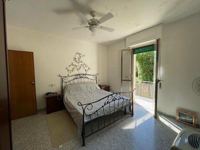 Image No.17-4 Bed Semi-Detached for sale