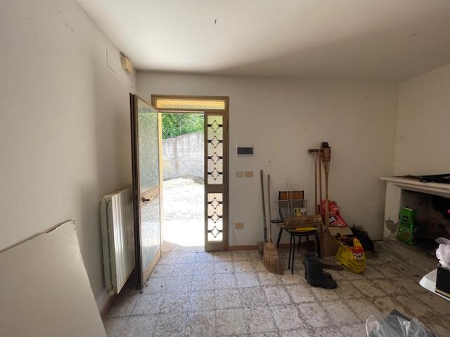 Image No.27-4 Bed Semi-Detached for sale