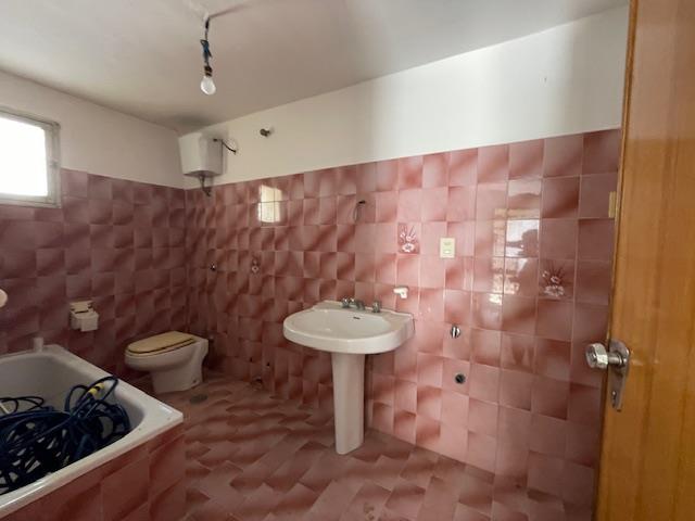 Image No.28-4 Bed Semi-Detached for sale